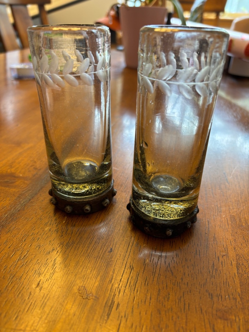 Jan Barboglio  Clear Glass/ smokey glass shot glasses White Leaf Etching